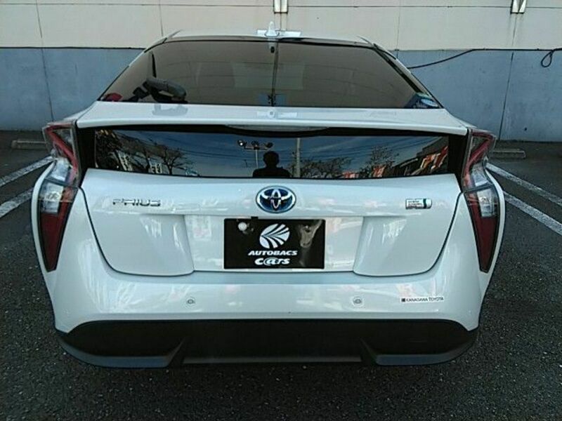 PRIUS-4