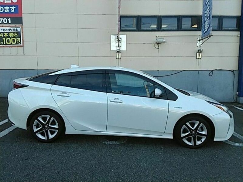 PRIUS-16