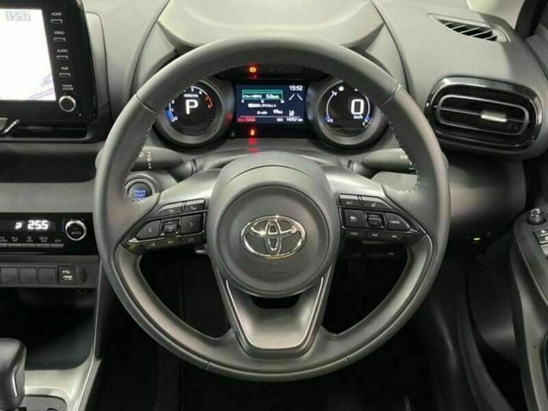 YARIS CROSS-11