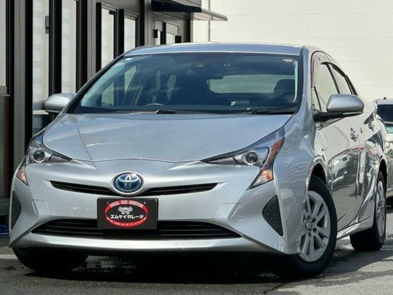 TOYOTA　PRIUS