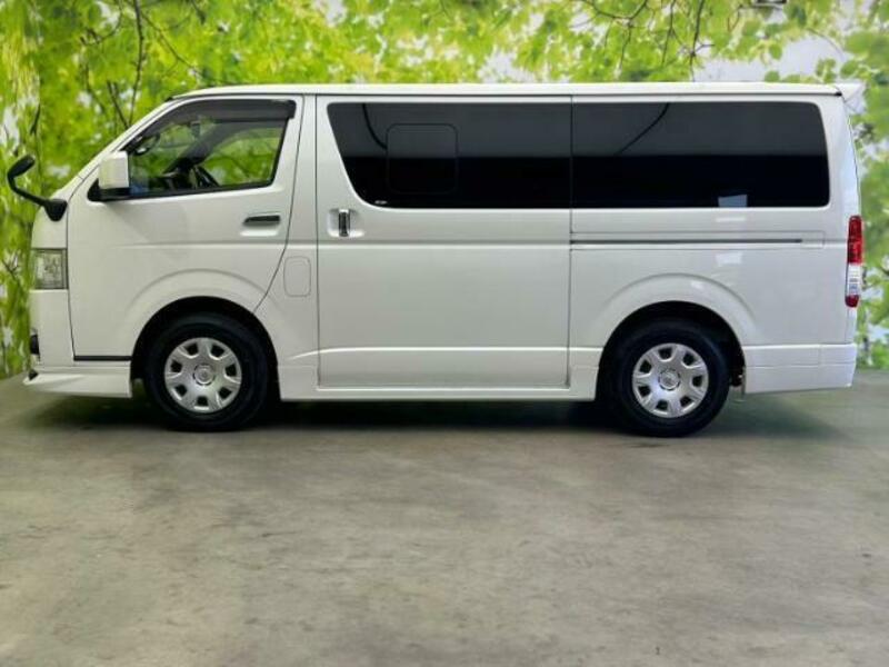 HIACE VAN-1