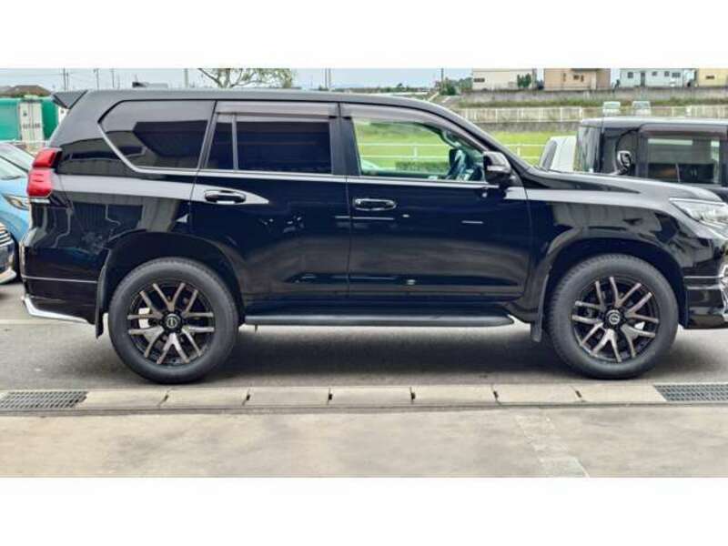 LAND CRUISER PRADO-7