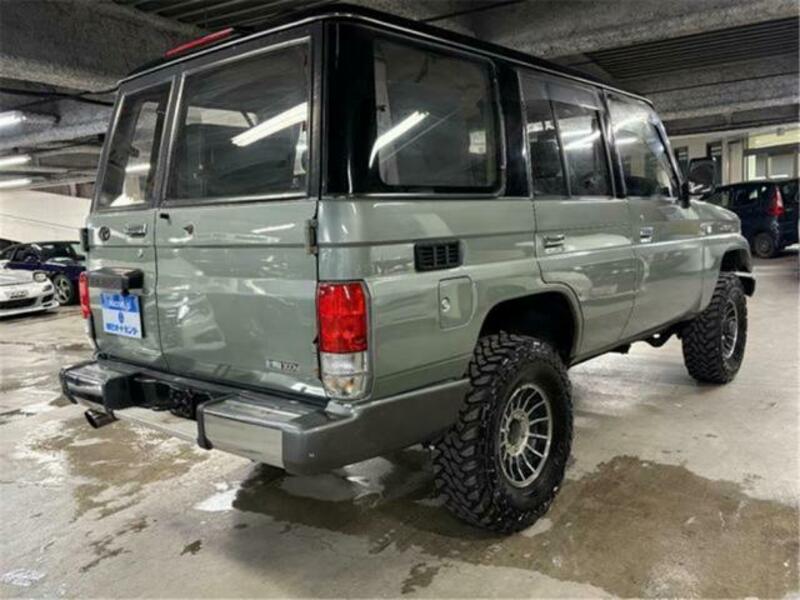 LAND CRUISER PRADO-6