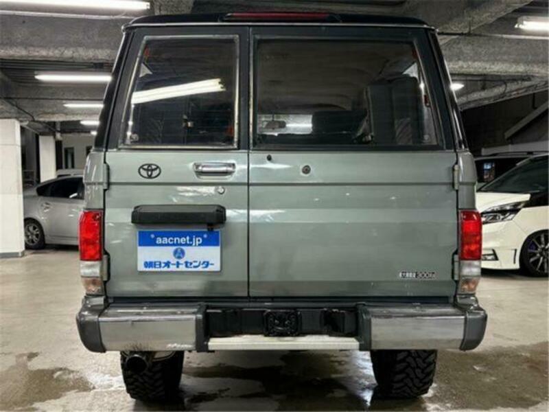 LAND CRUISER PRADO-2