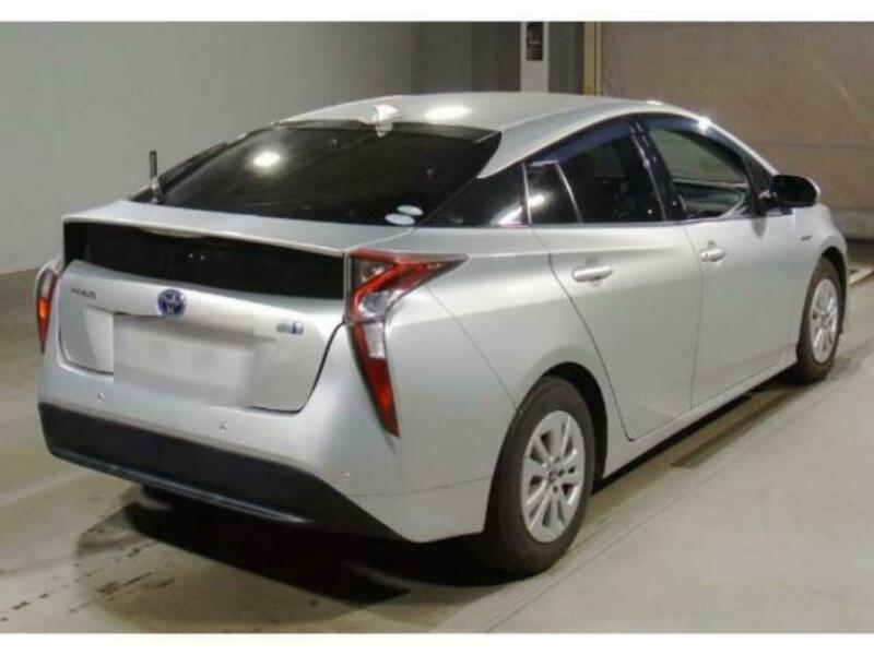 PRIUS-4