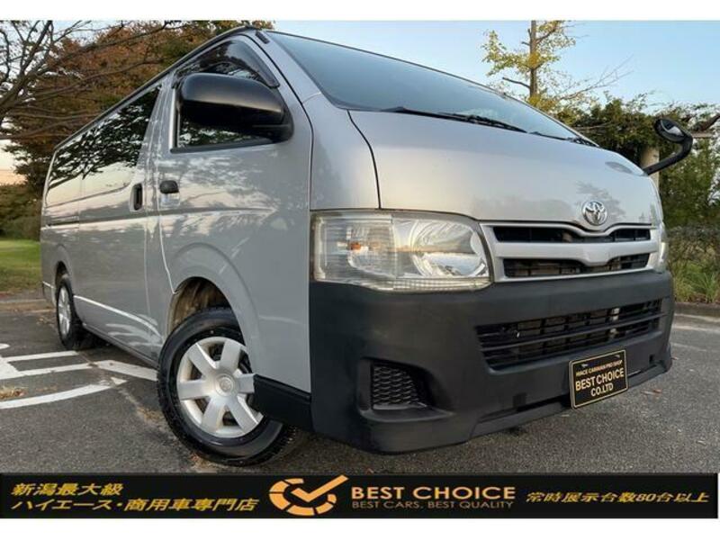 TOYOTA HIACE VAN