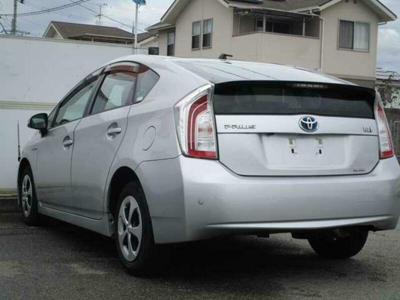 PRIUS-12