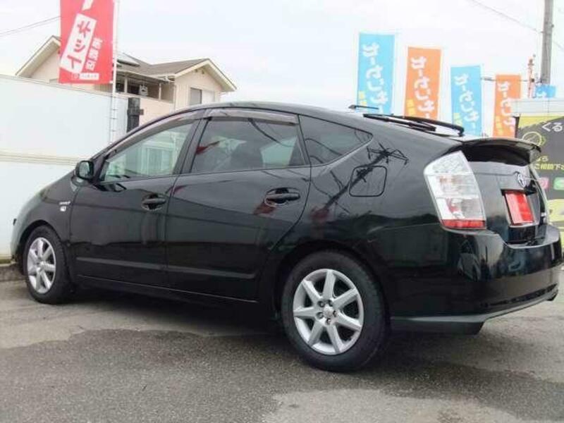 PRIUS-17