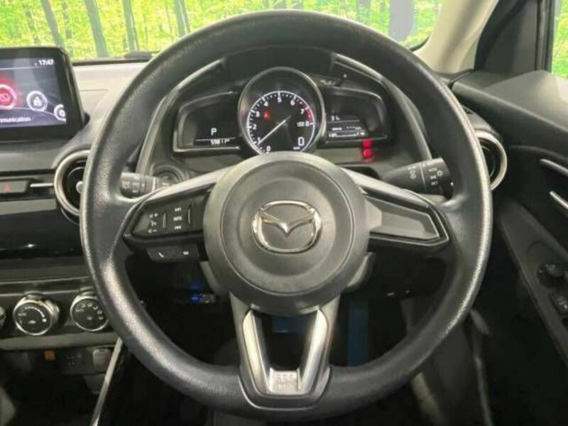 MAZDA2-11