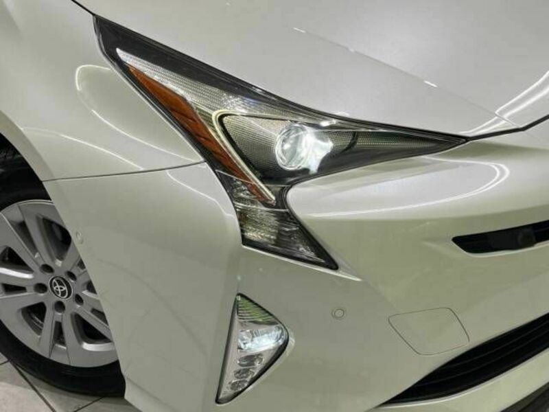 PRIUS-12