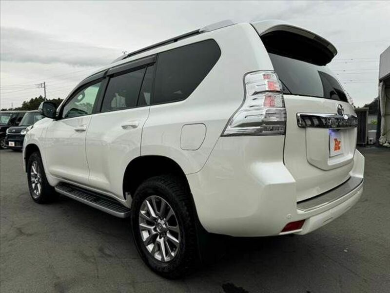 LAND CRUISER PRADO-12