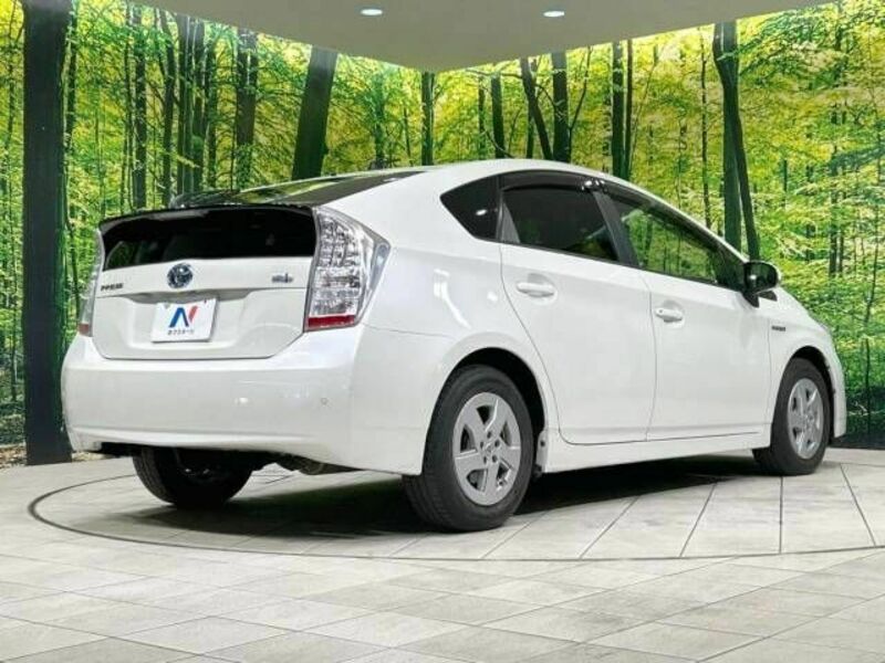 PRIUS-17