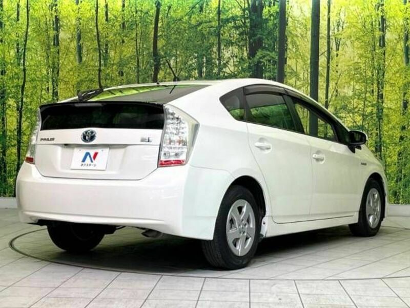 PRIUS-17