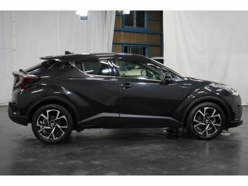 C-HR-12