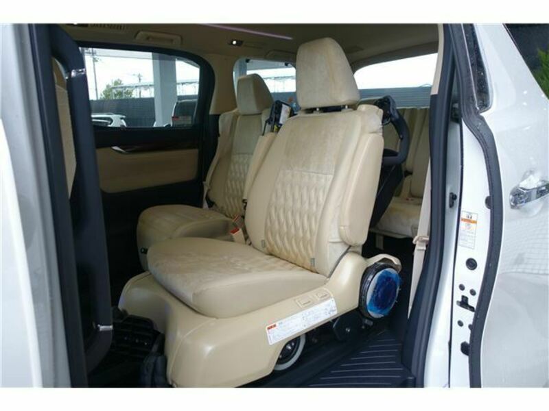 VELLFIRE-9