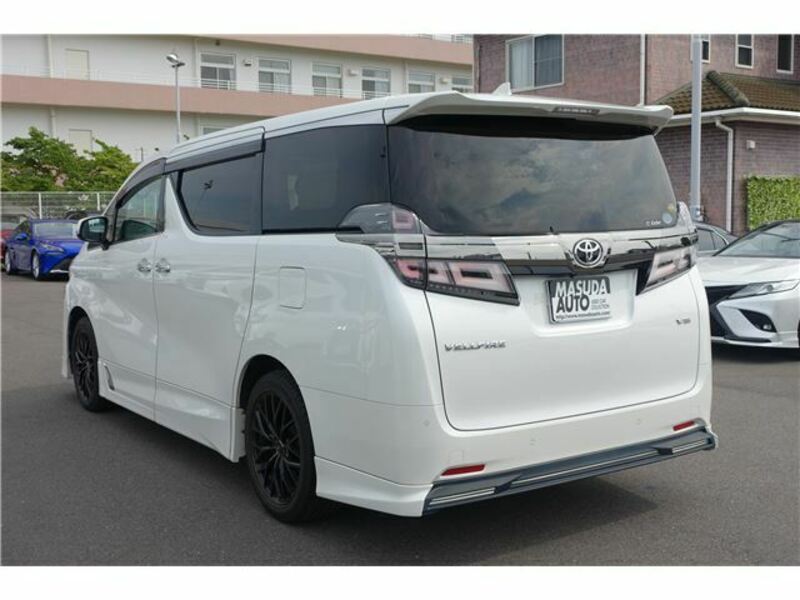 VELLFIRE-35