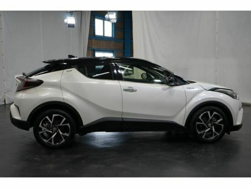 C-HR-12