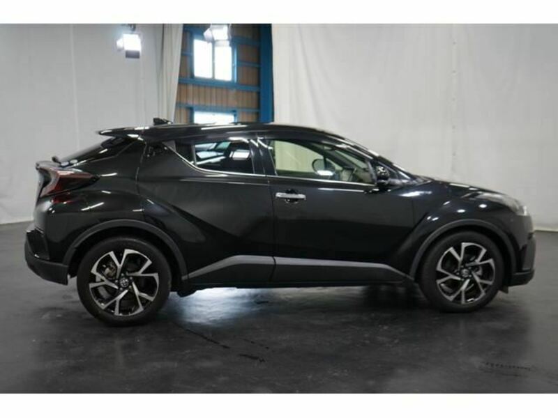 C-HR-12