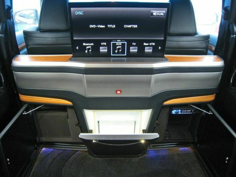 VELLFIRE-11