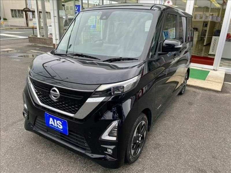 NISSAN　ROOX