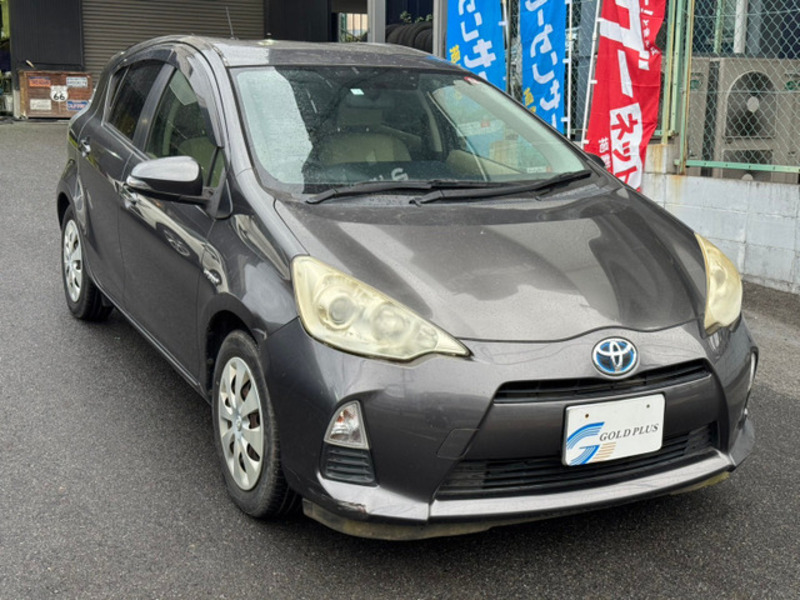 TOYOTA　AQUA