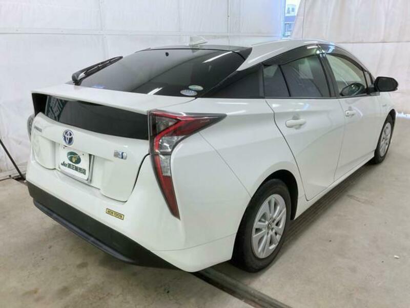 PRIUS-8