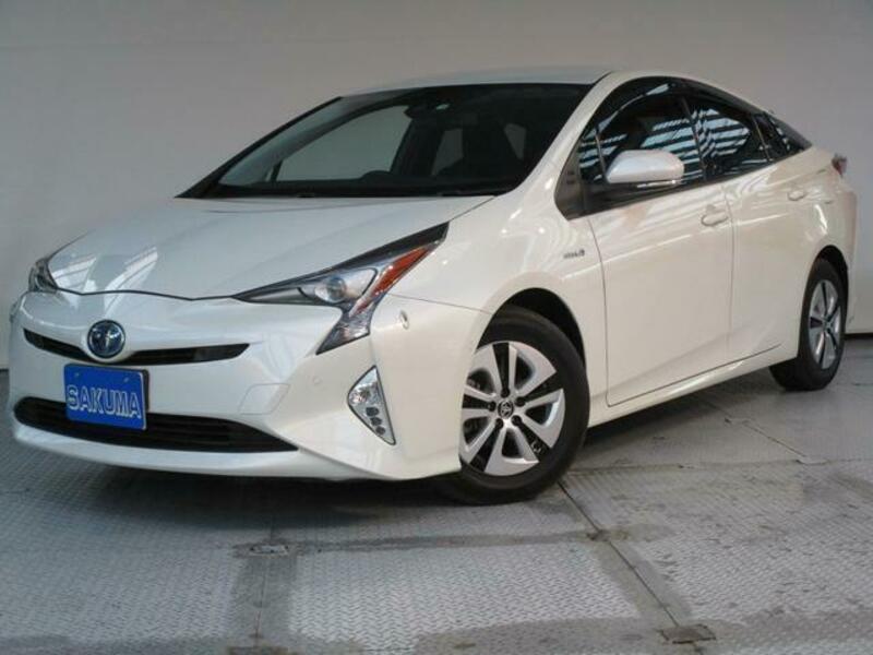 TOYOTA　PRIUS