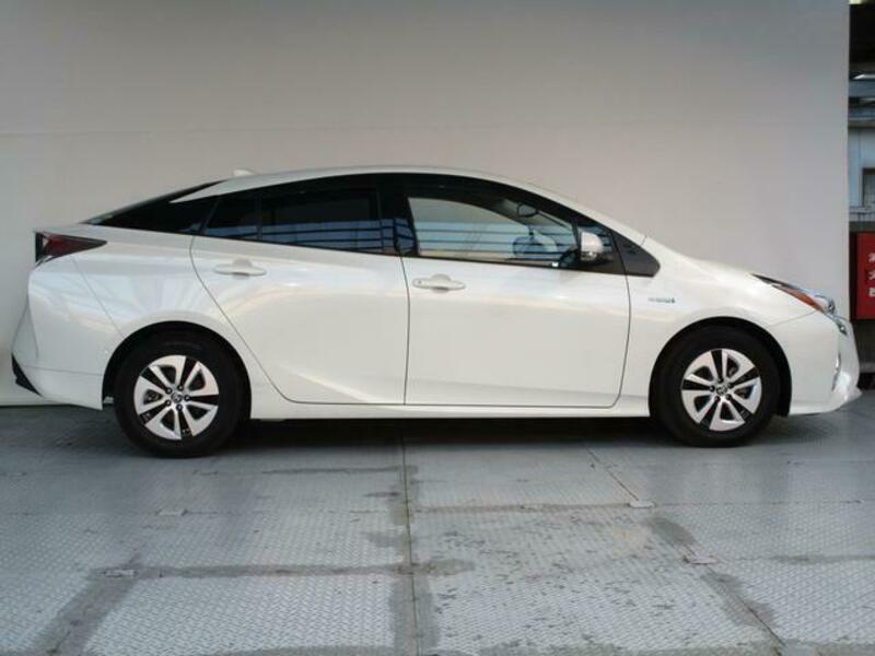 PRIUS-3