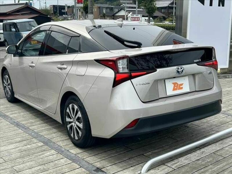 PRIUS-13