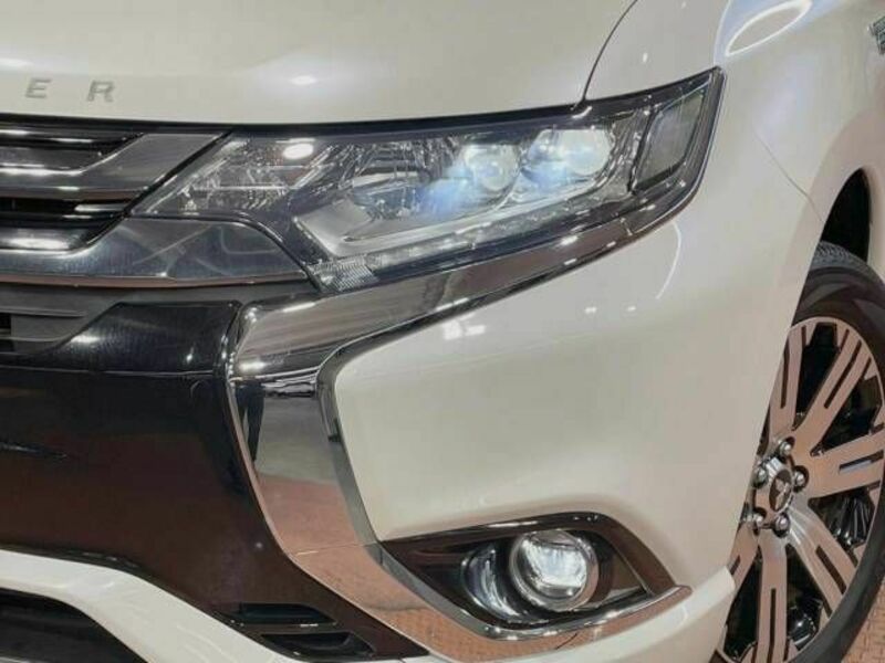 OUTLANDER PHEV-12