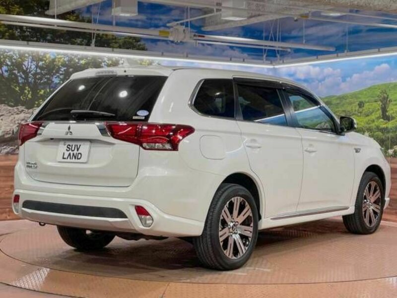 OUTLANDER PHEV-17