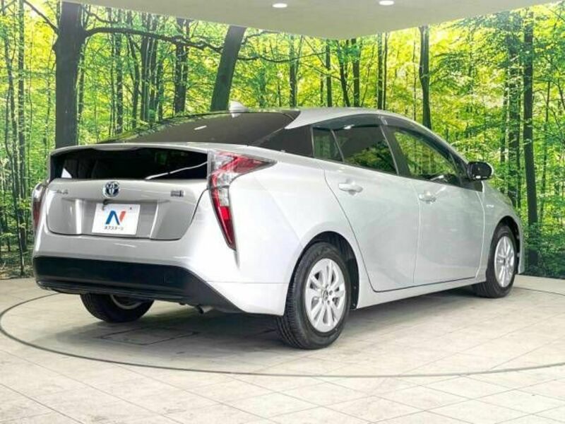 PRIUS-17