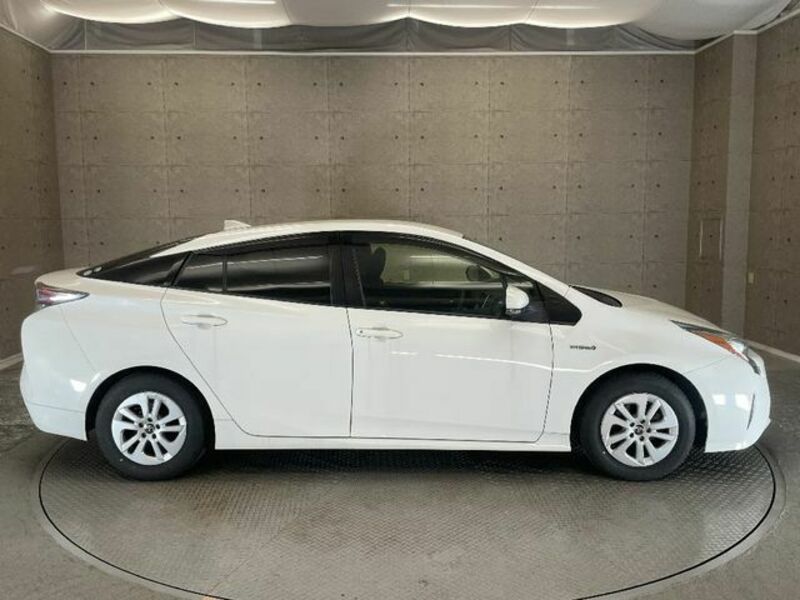 PRIUS-6