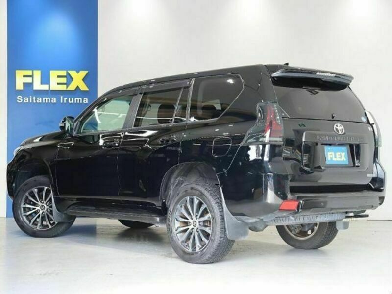 LAND CRUISER PRADO-4