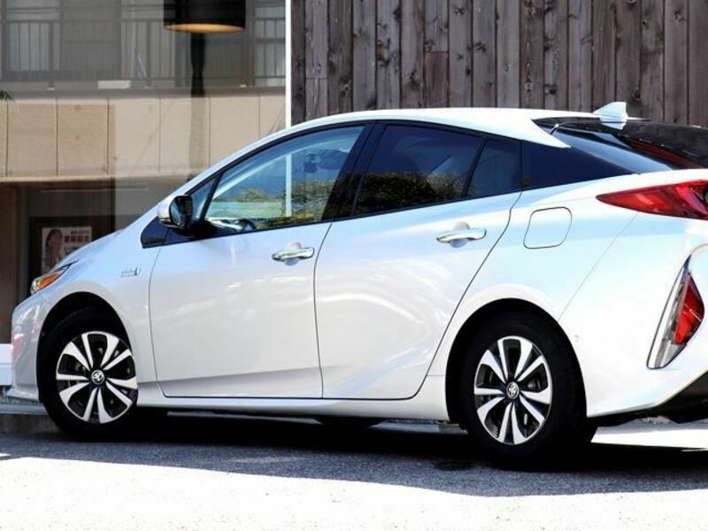 PRIUS PHV-8