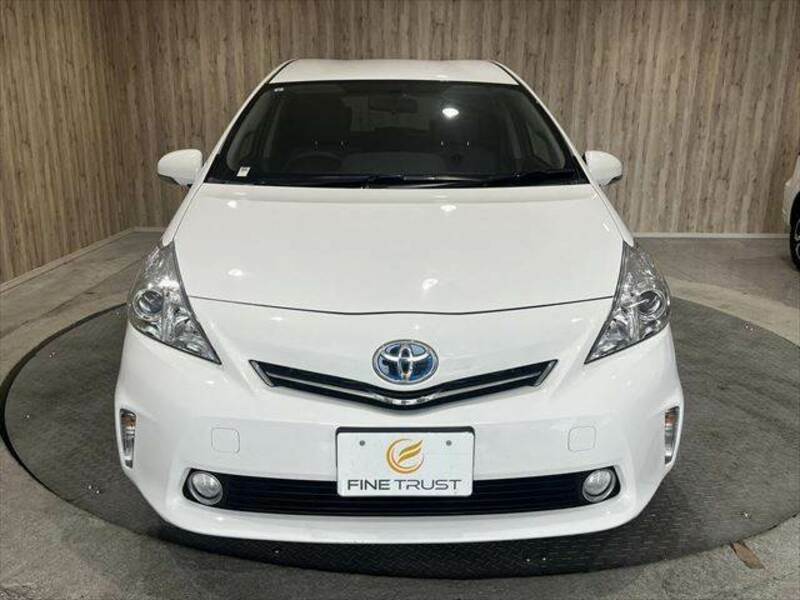 PRIUS ALPHA-9