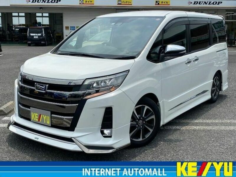 TOYOTA　NOAH