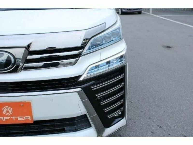 VELLFIRE-10