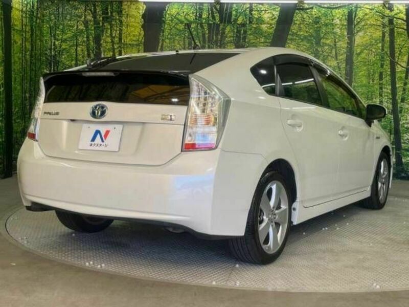 PRIUS-17