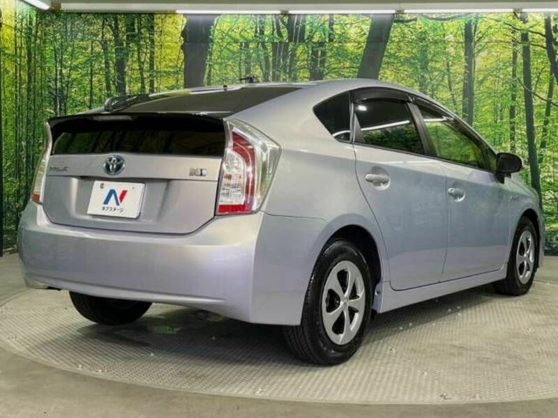 PRIUS-17