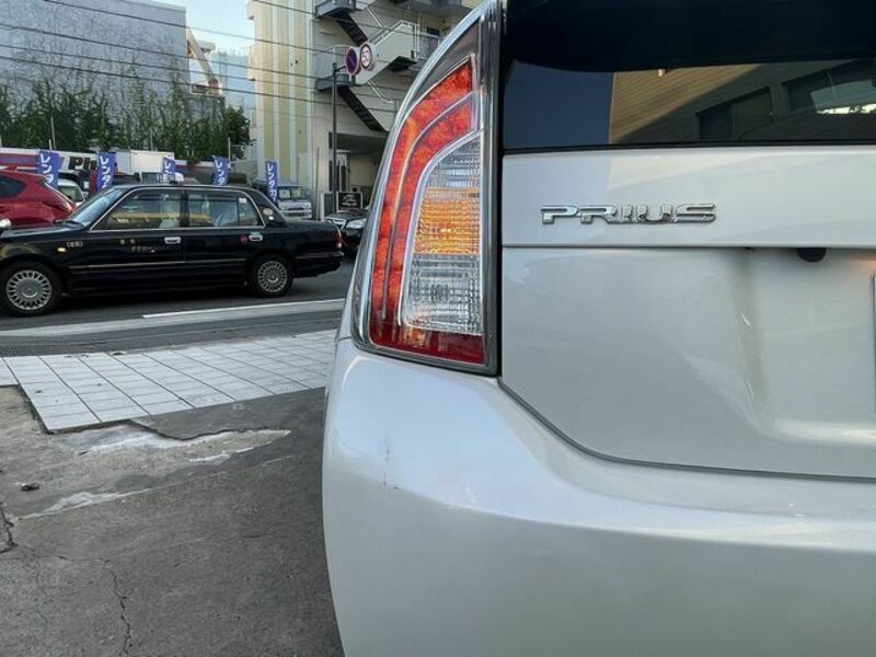 PRIUS-28