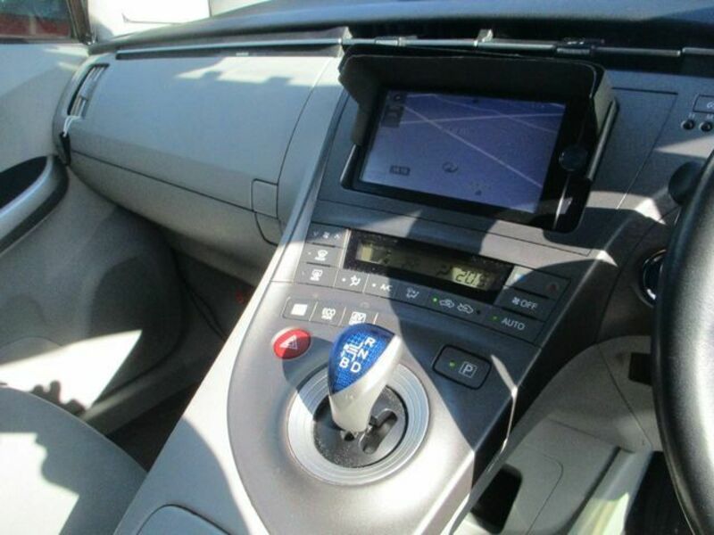 PRIUS-6