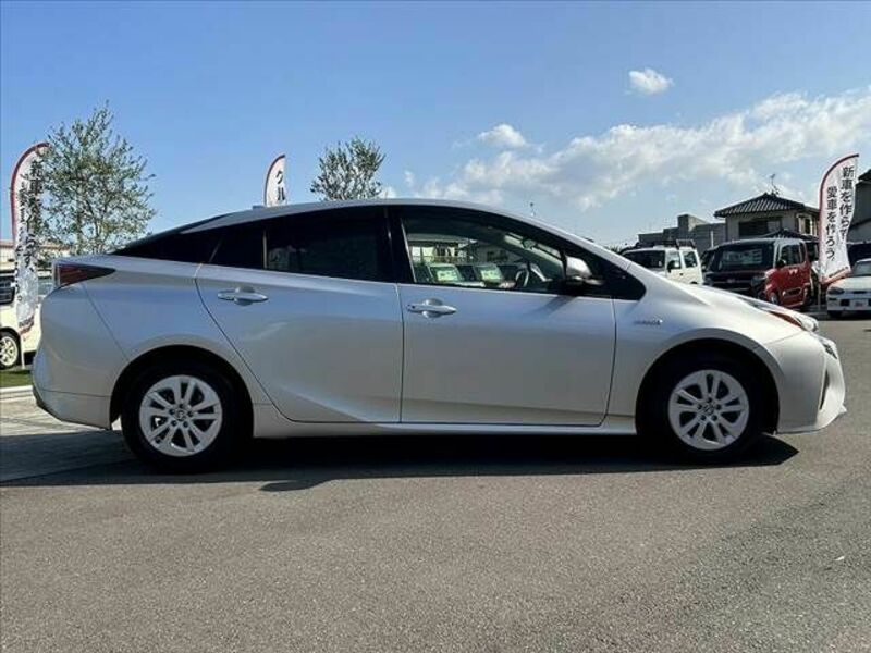 PRIUS-11