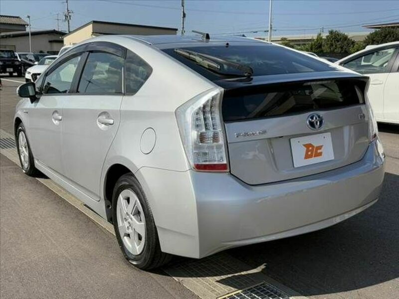 PRIUS-12