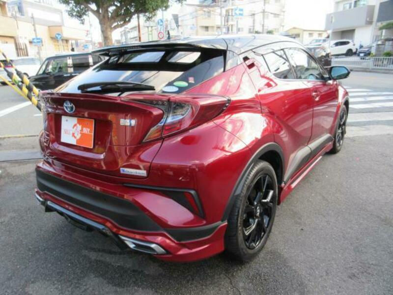 C-HR-12