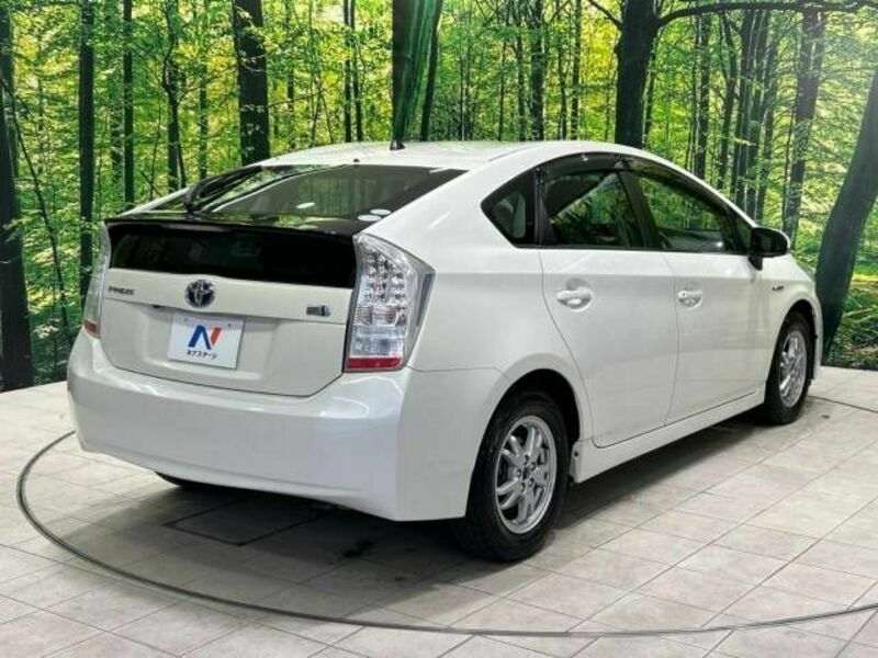 PRIUS-17