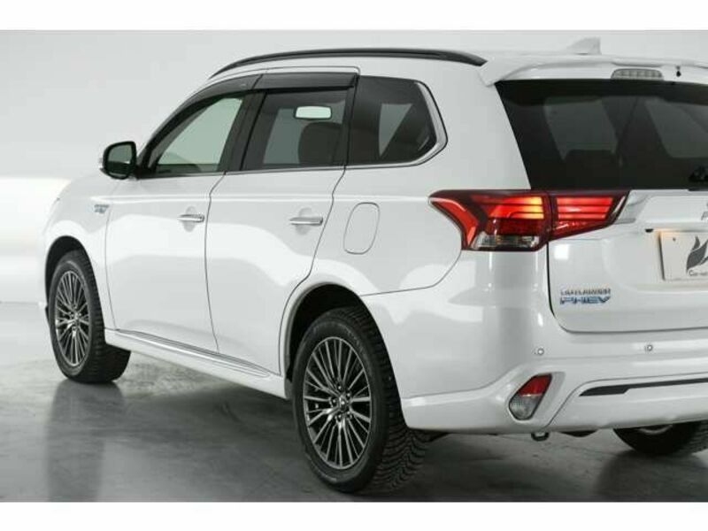 OUTLANDER PHEV-12