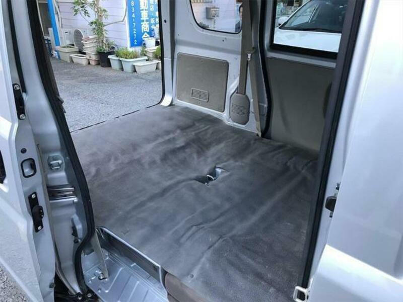 MINICAB VAN