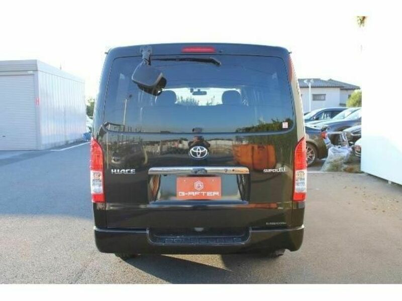 HIACE-8