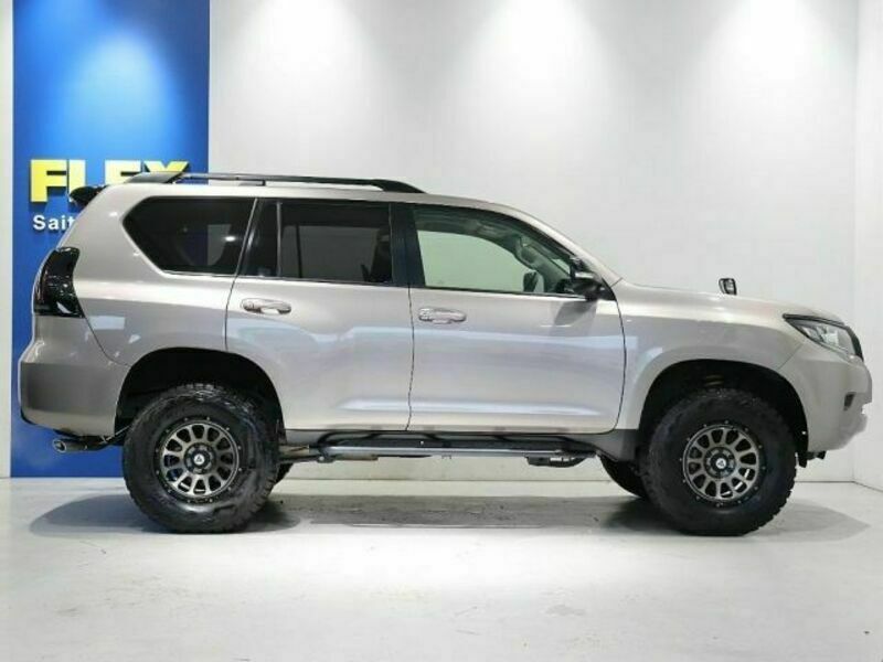 LAND CRUISER PRADO-2